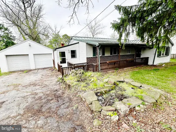 2311 Log Cabin Rd, YORK, PA 17408