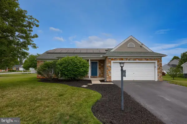 75 Joan Dr, YORK, PA 17404