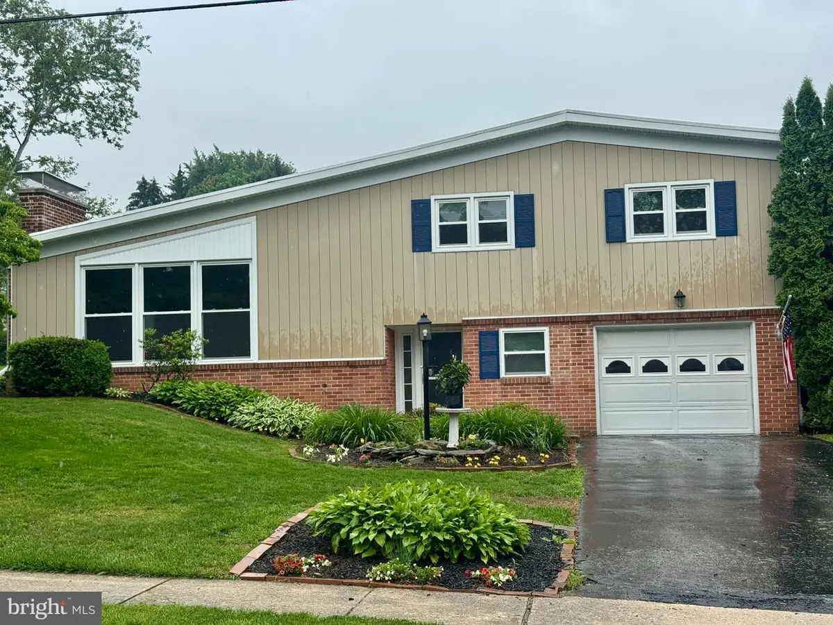 4158 Trowbridge Rd, York, PA 17402 - #1