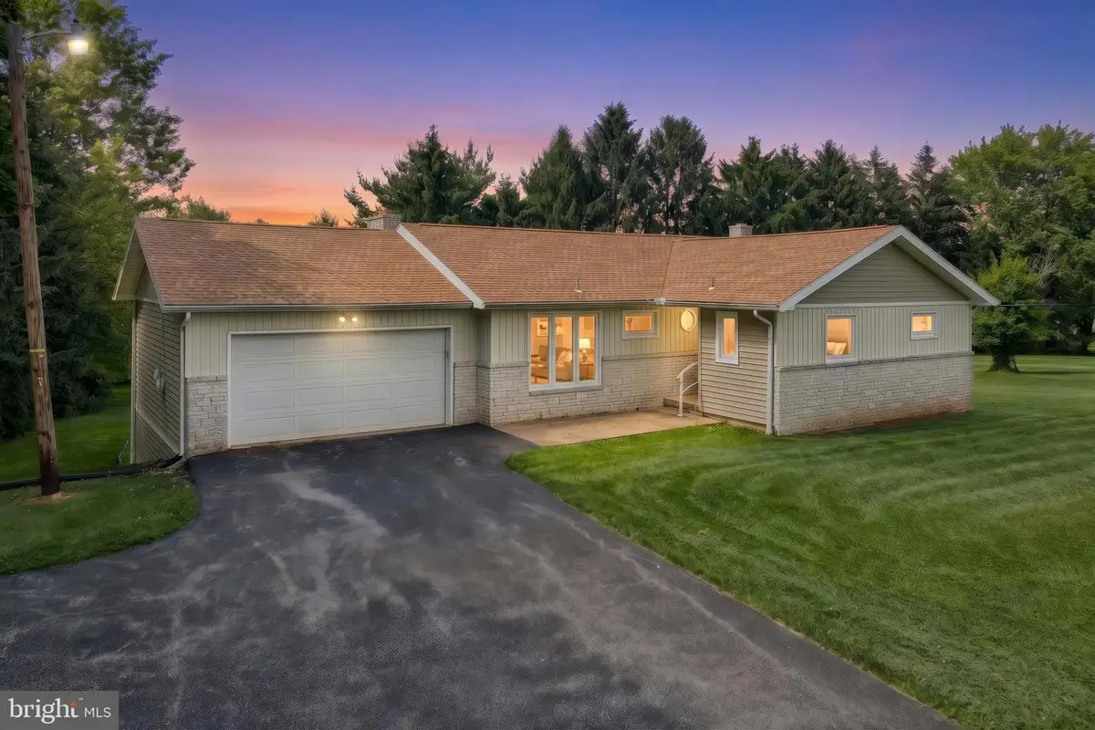 2071 Palomino Rd, Dover, PA 17315 - #1