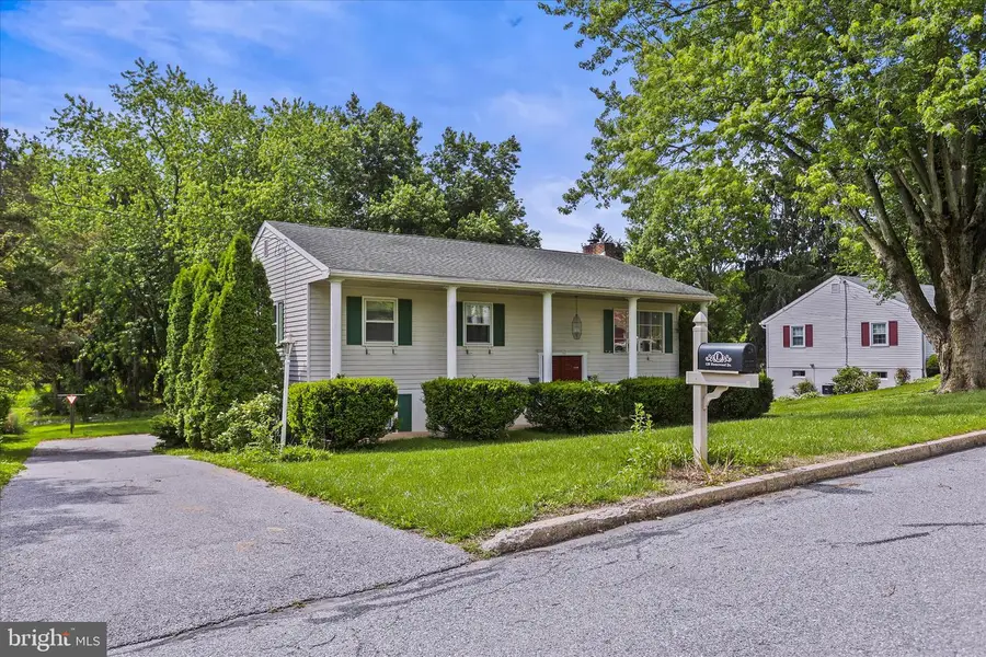 120 Homewood Dr, York, PA 17403 - #2