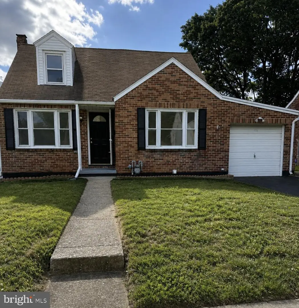 102 N Oxford St, East York, PA 17402 - #1