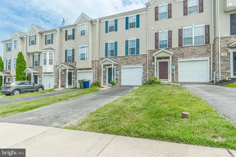 206 Bruaw Dr, York, PA 17406 - #2
