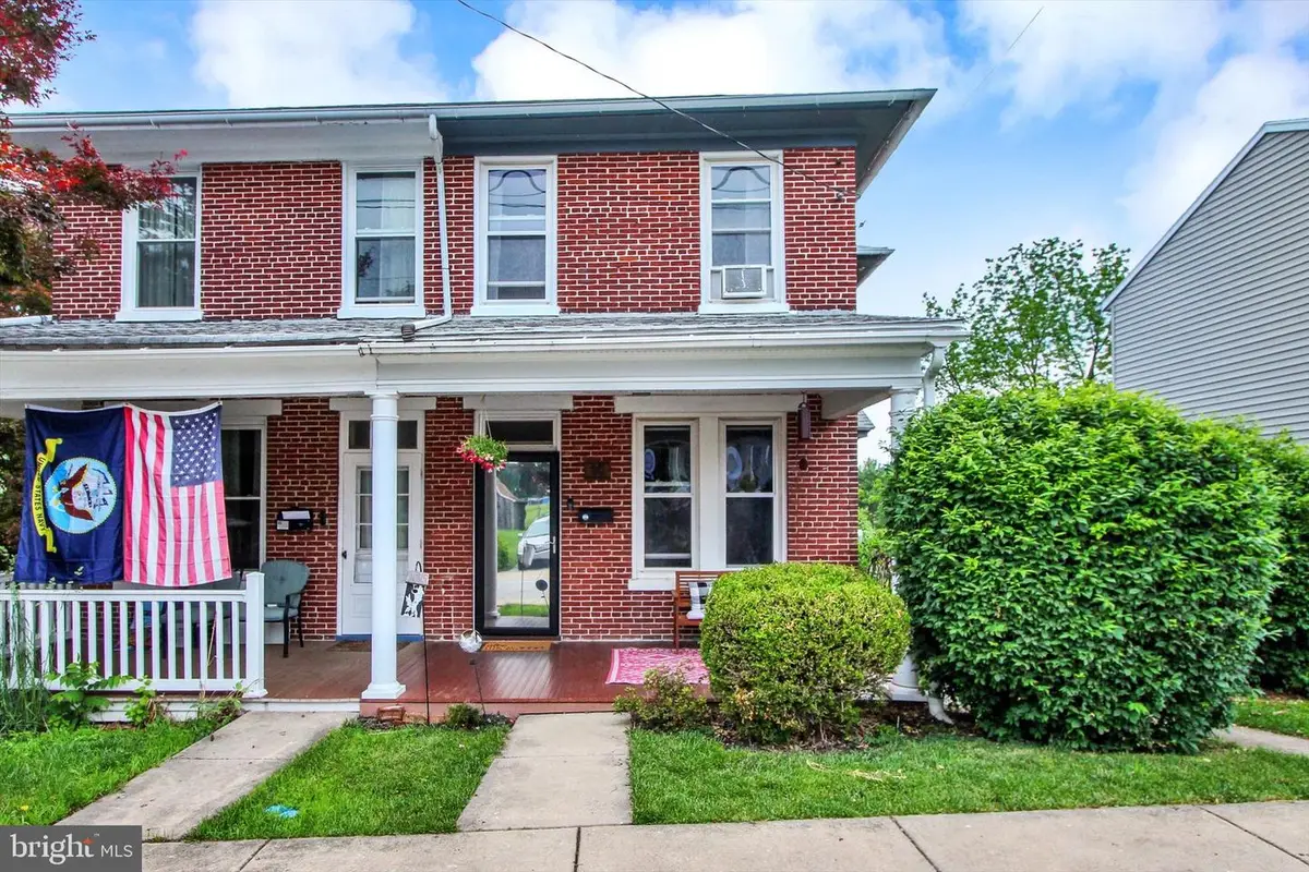 46 S Franklin St, Dallastown, PA 17313 - #1