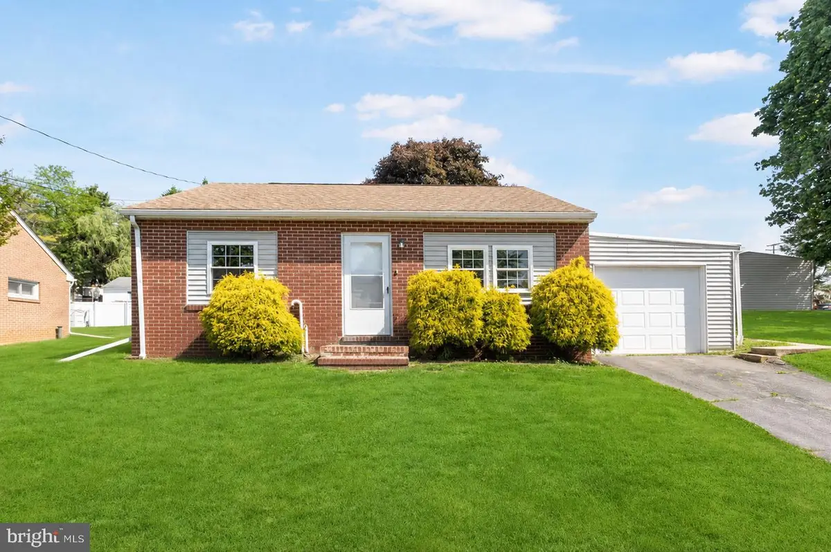 311 E Lancaster St, Red Lion, PA 17356 - #1