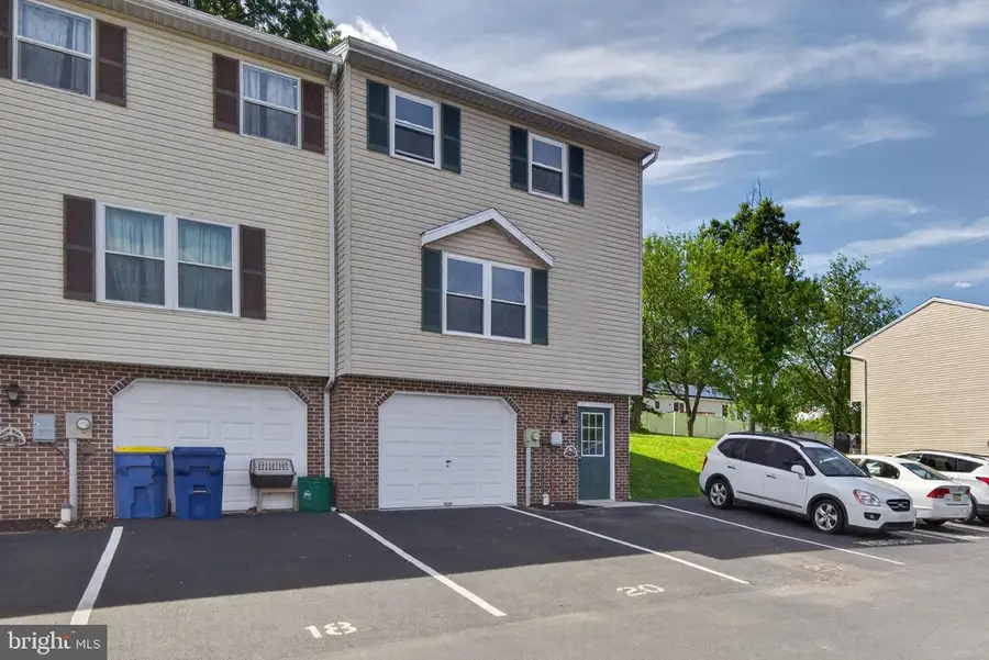 20 Pine Dr, Manchester, PA 17345 - #2