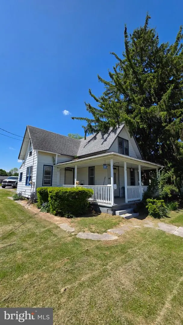 917 Baltimore St, Hanover, PA 17331 - #1