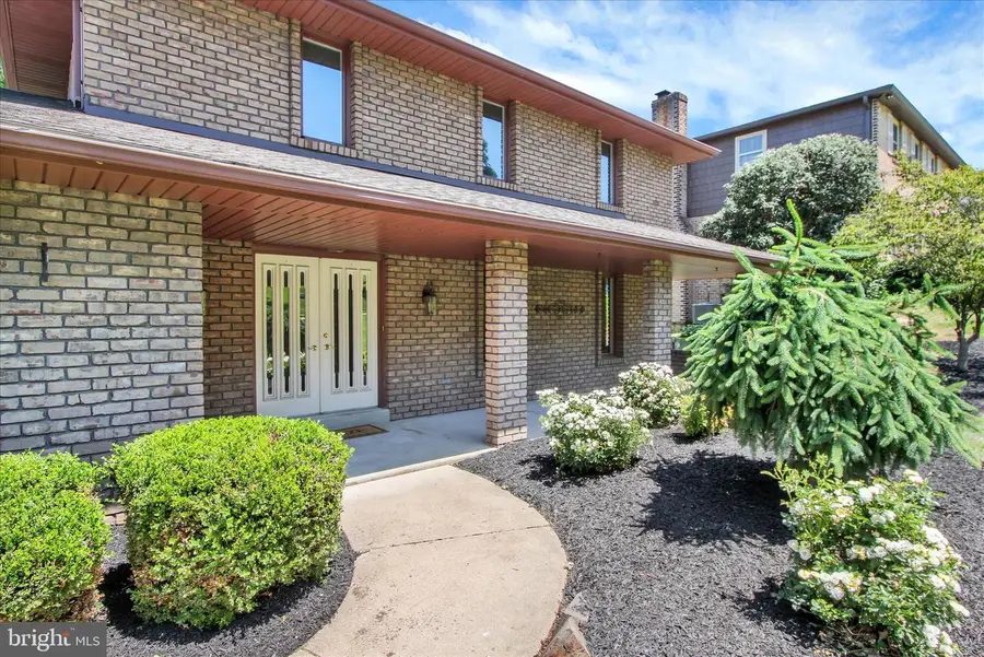 3240 Round Hill Rd, York, PA 17402 - #3