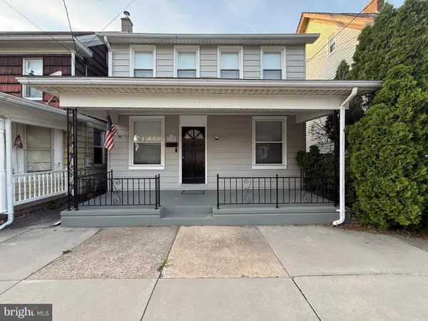 105 E Maple St, DALLASTOWN, PA 17313