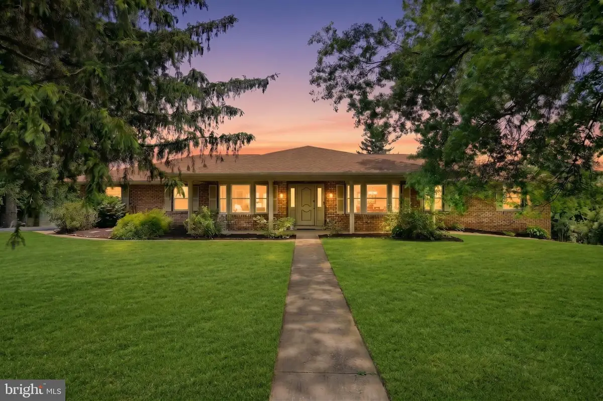 87 Churchill, York, PA 17403 - #1