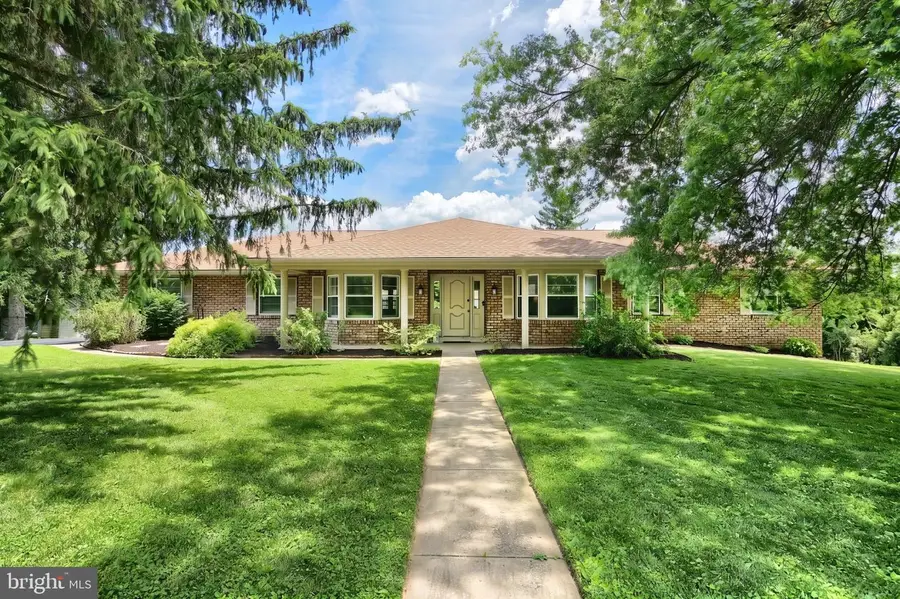 87 Churchill, York, PA 17403 - #2