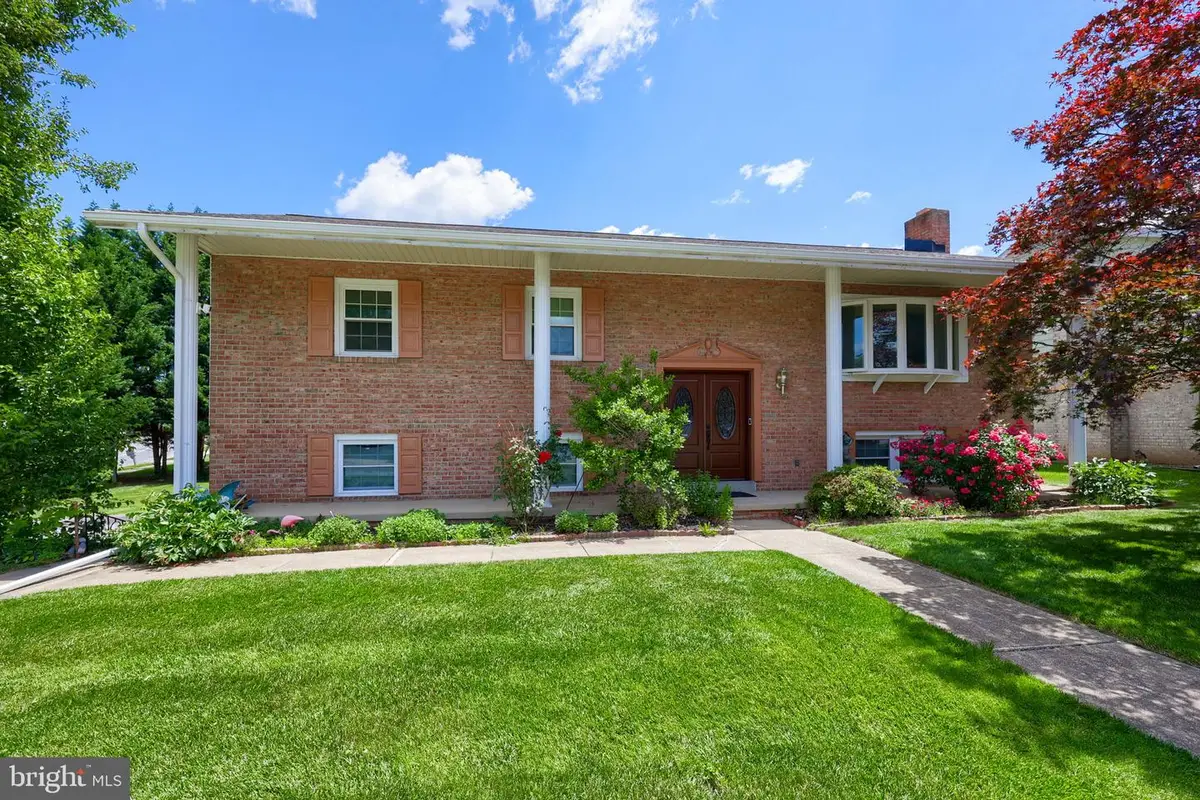 3495 Edenbridge Rd, York, PA 17402 - #1