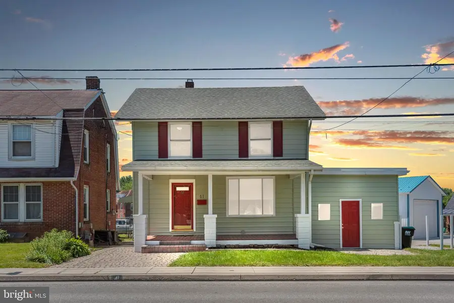 41 Center St, Hanover, PA 17331 - #2