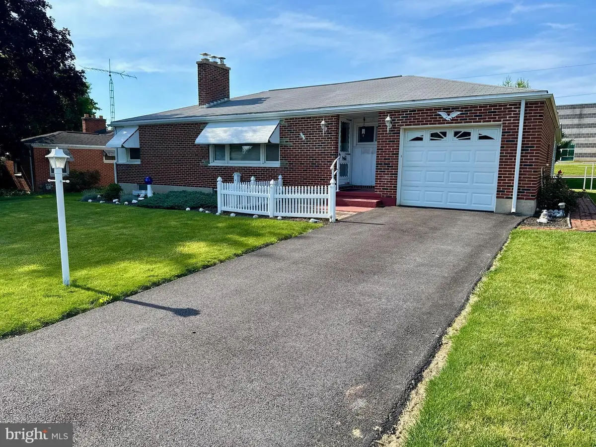 111 Haybrook Dr, York, PA 17406 - #1