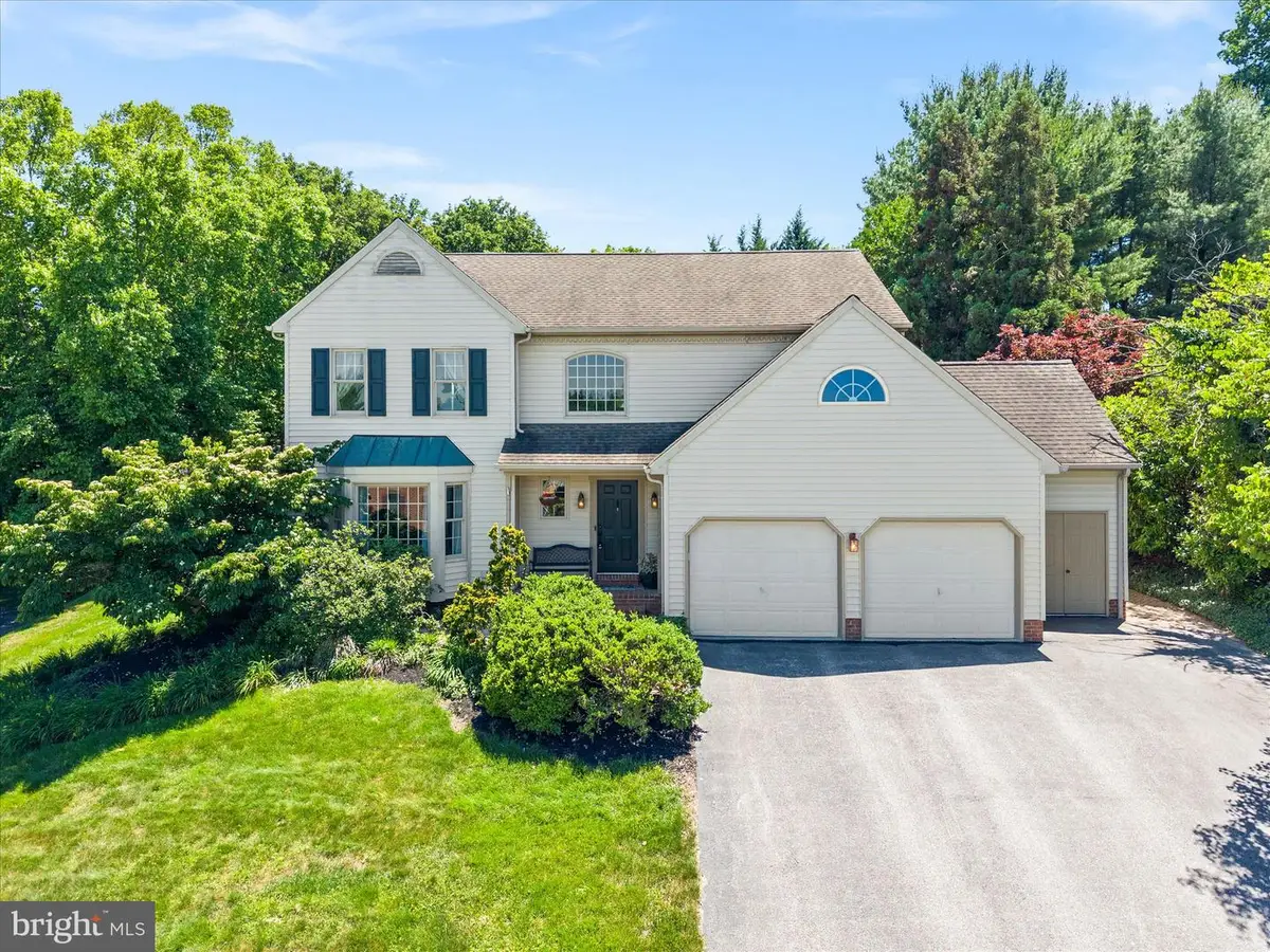 660 Woodside Rd, York, PA 17406 - #1