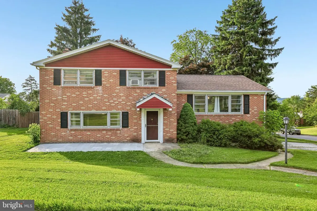 2595 Eastwood Dr, York, PA 17402 - #1