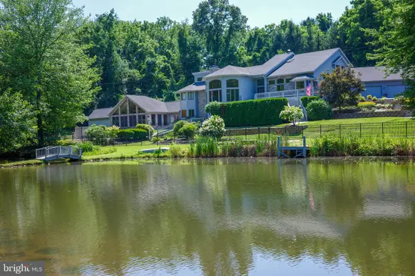 3020 Pond Dr, YORK, PA 17402