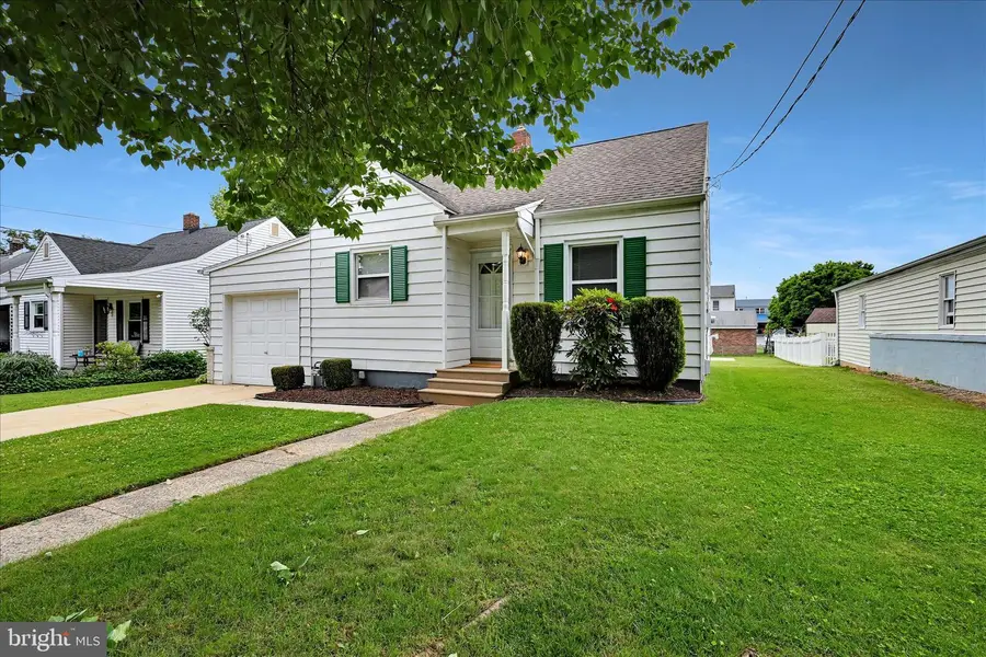 2434 Northland Ave, York, PA 17406 - #2