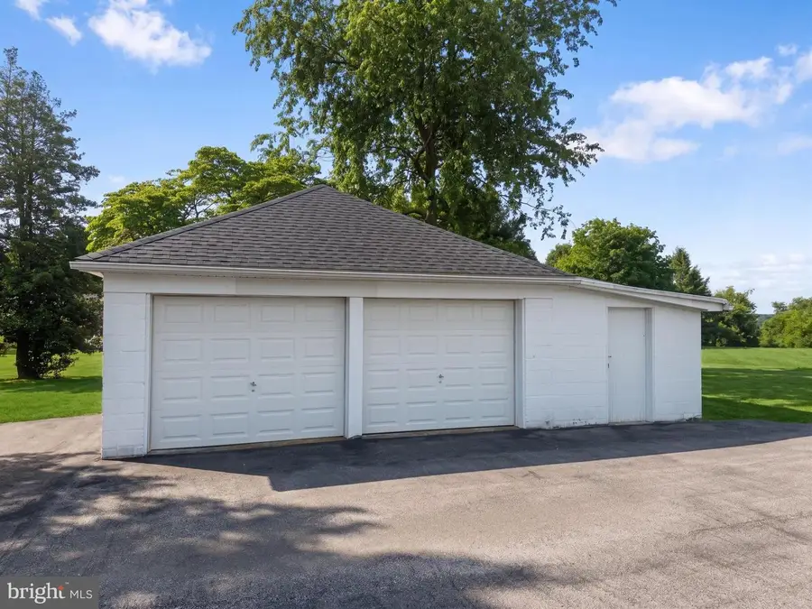 1214 Roths Church Rd, Spring Grove, PA 17362 - #3