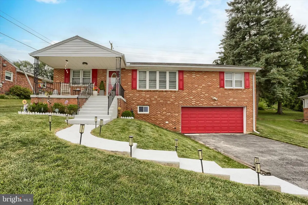 2508 Eastwood Dr, York, PA 17402 - #1