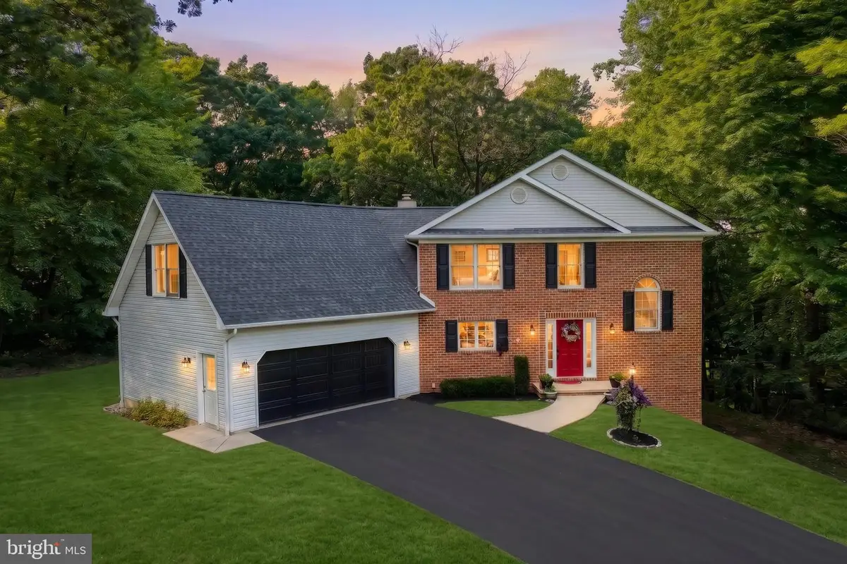 2251 Tall Oaks Ln, York, PA 17406 - #1