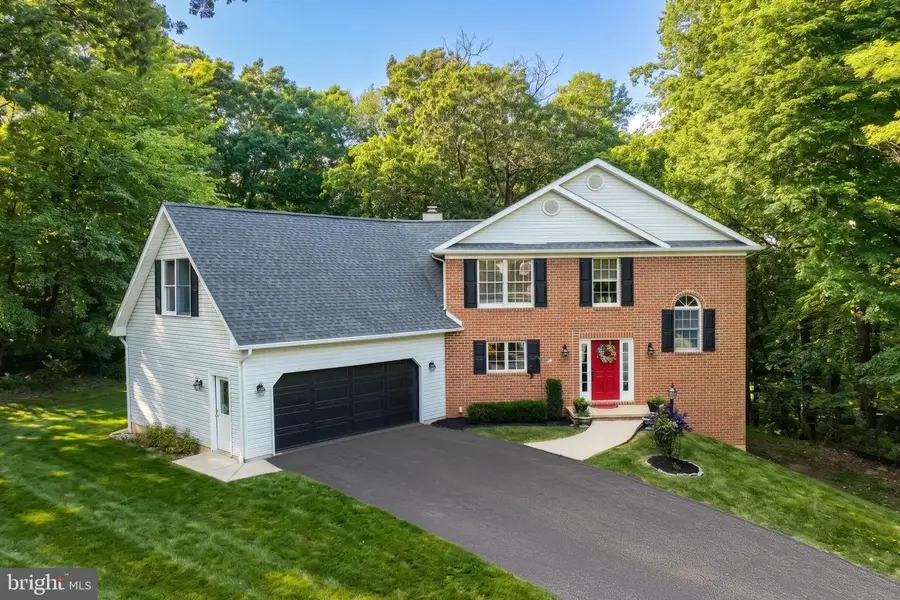2251 Tall Oaks Ln, York, PA 17406 - #2