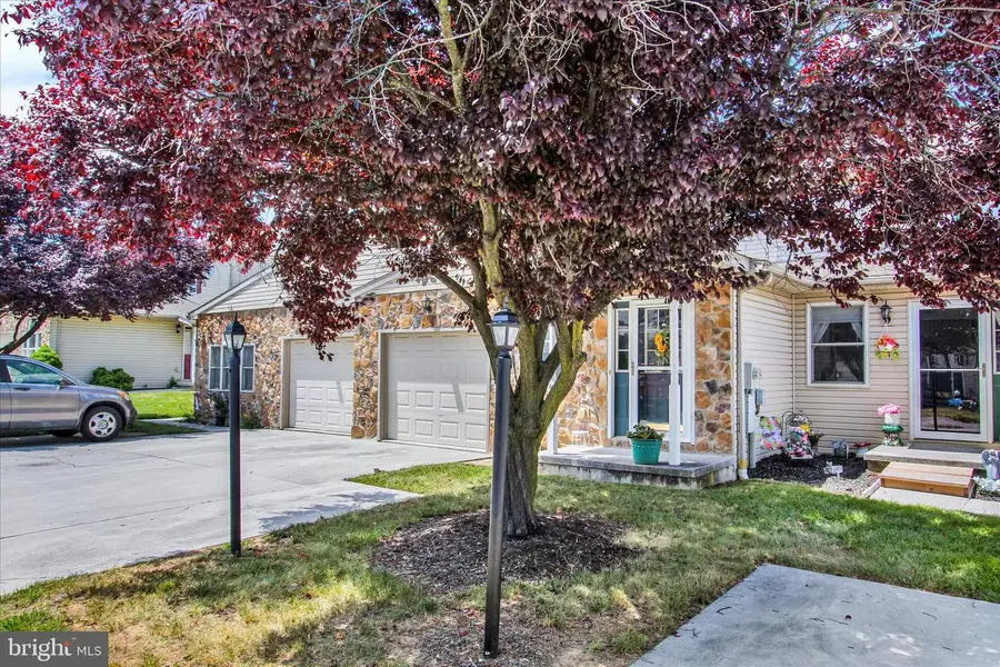 409 Springbrook Ct, Hanover, PA 17331 - #3