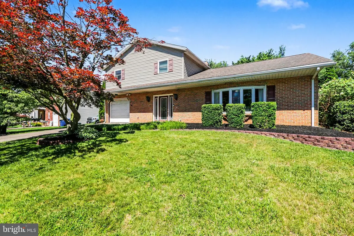 501 Benyou Ln, New Cumberland, PA 17070 - #1