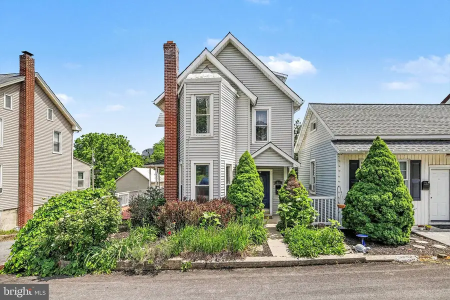51 W Pennsylvania Ave, Yoe, PA 17313 - #2