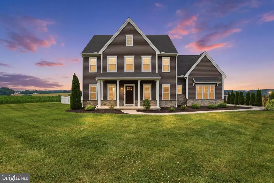 318 W Forrest Ave, Glen Rock, PA 17327 - #2