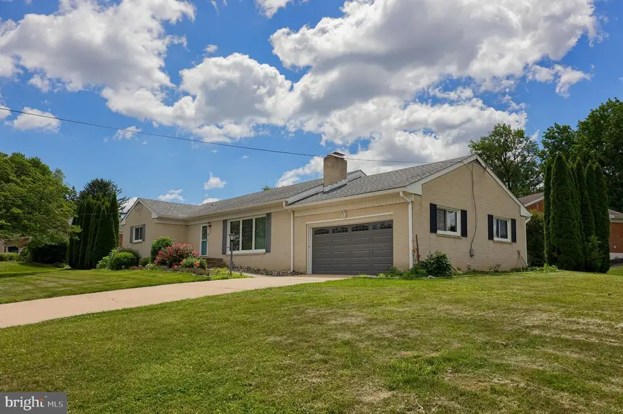 100 N Lynbrook Dr N, York, PA 17402 - #2