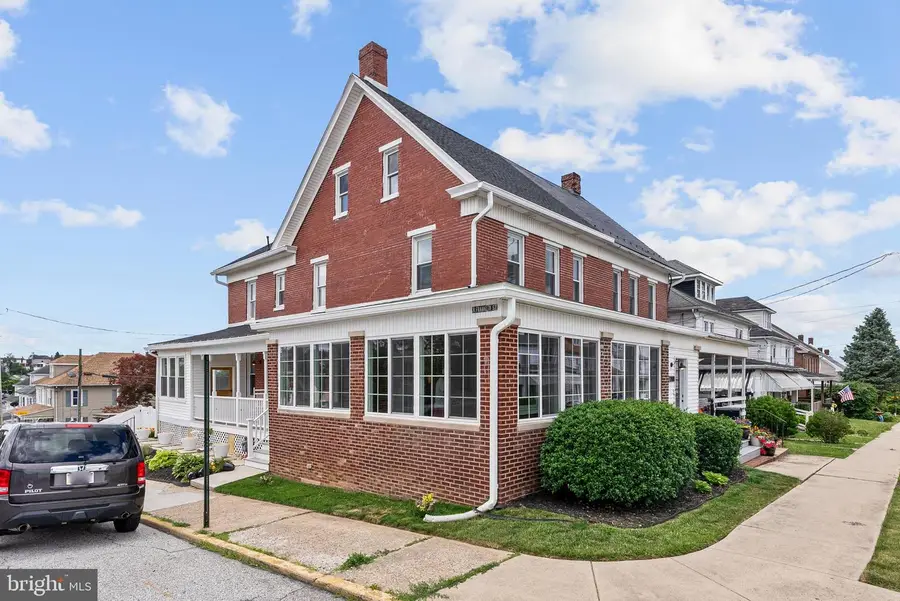 200 W High St, Red Lion, PA 17356 - #2