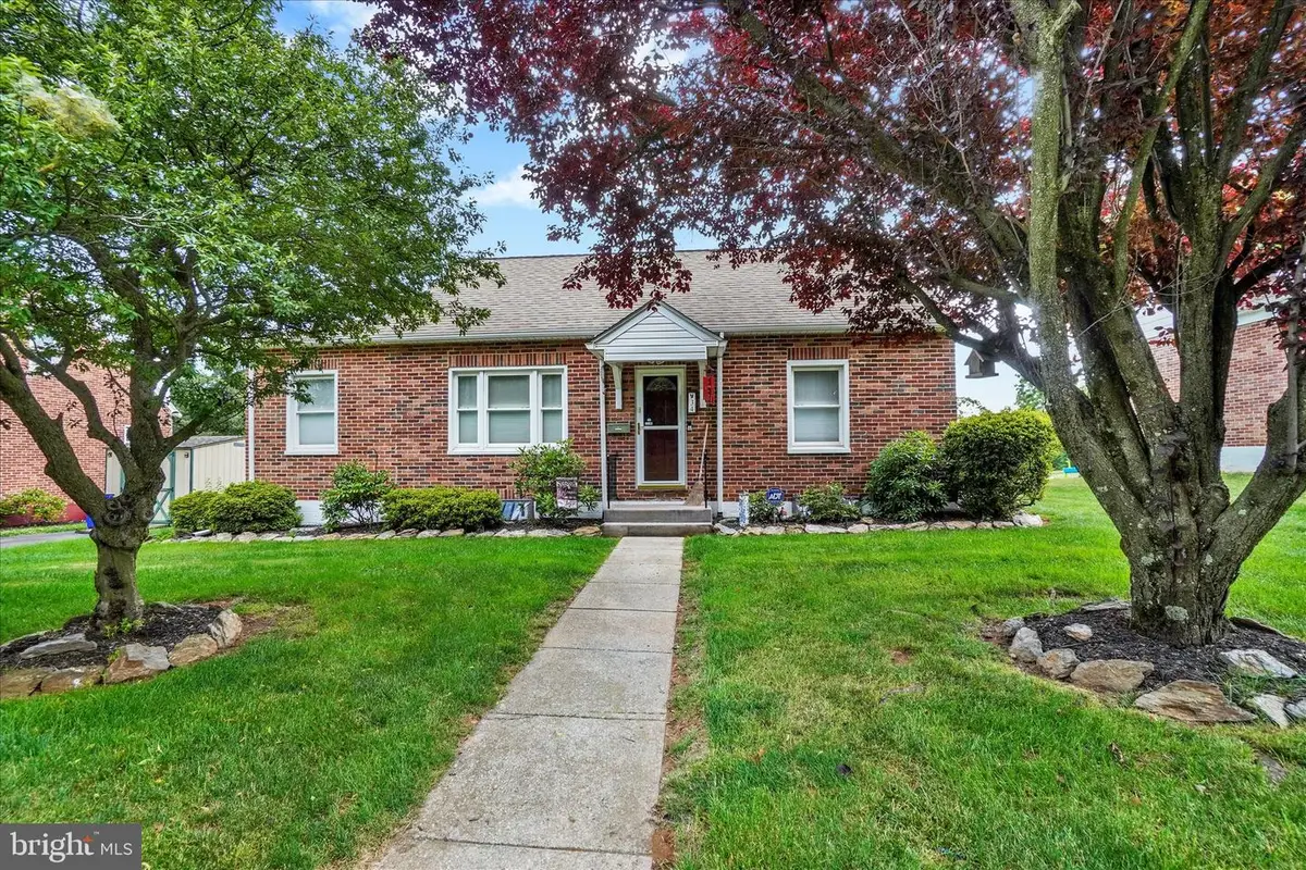 34 High St, Glen Rock, PA 17327 - #1