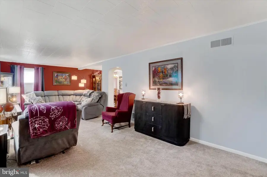 34 High St, Glen Rock, PA 17327 - #2