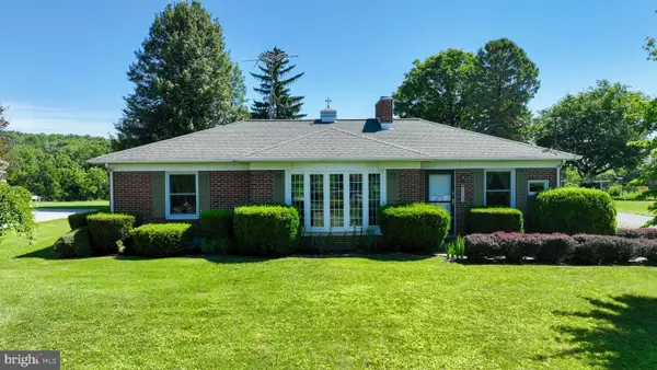 2127 Jefferson Rd, SPRING GROVE, PA 17362