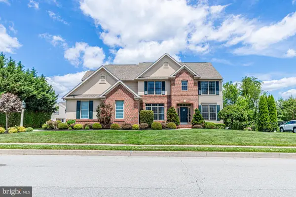 2705 Woodspring Dr, YORK, PA 17402