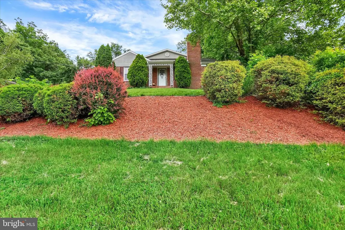 40 W Locust Ln, York, PA 17406 - #1
