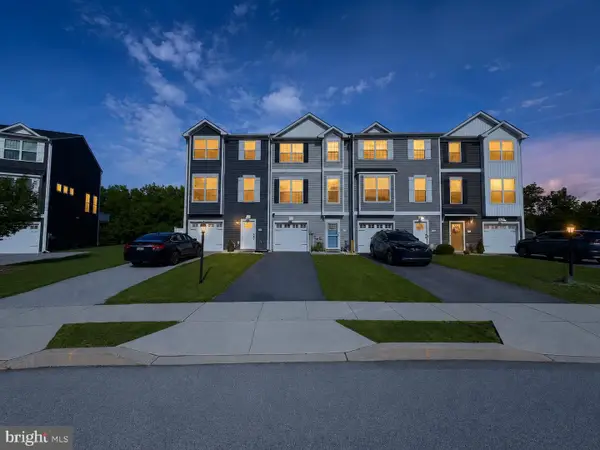 521 Charles Ave, HANOVER, PA 17331