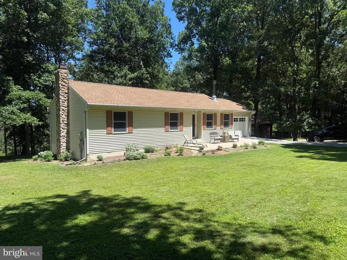 3046 Elder Dr, Glen Rock, PA 17327 - #1