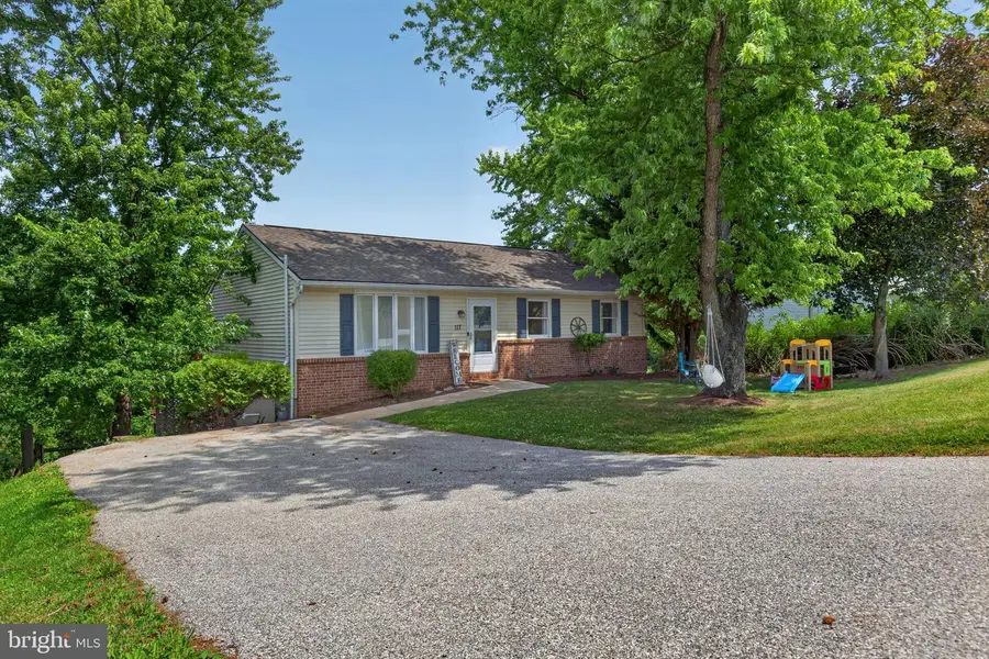 117 Mill St, Seven Valleys, PA 17360 - #2