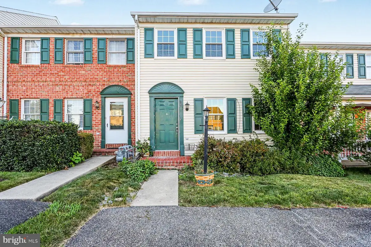 295 Robin Hill Cir, York, PA 17404 - #1