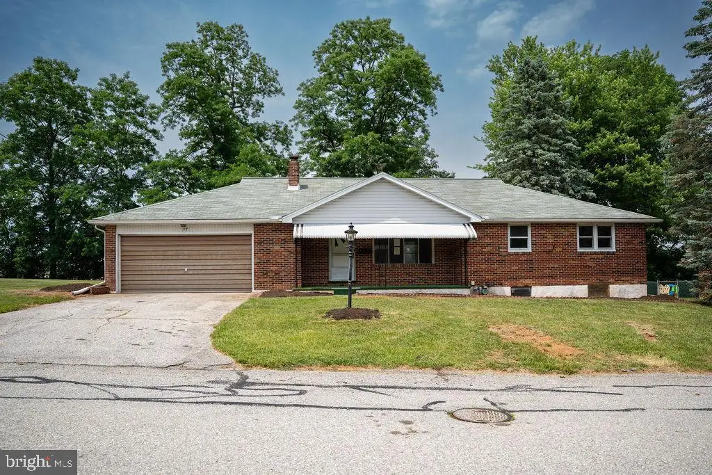 117 E Clearview Dr, Shrewsbury, PA 17361 - #1