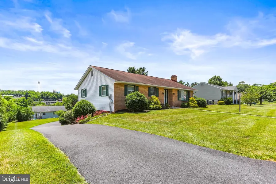 102 Skyview Dr, Shrewsbury, PA 17361 - #3