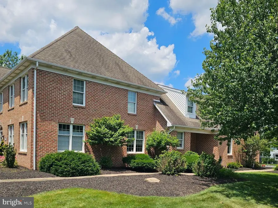 1001 Wetherburn Dr, York, PA 17404 - #3