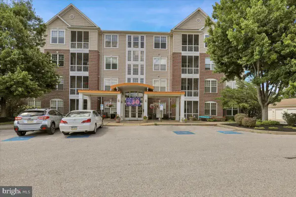 1010 Crest Way #302, YORK, PA 17403