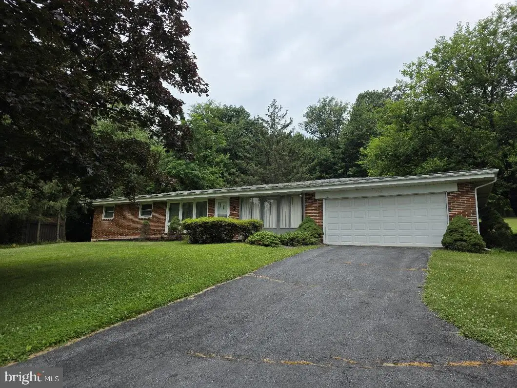 706 S Mountain Rd, Dillsburg, PA 17019 - #1