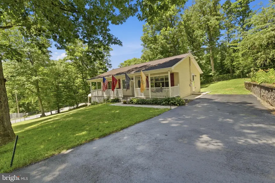 300 Oakbrook Dr, Felton, PA 17322 - #2