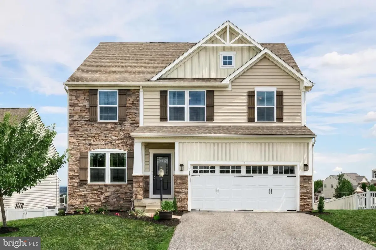 638 W Ore St, Seven Valleys, PA 17360 - #1