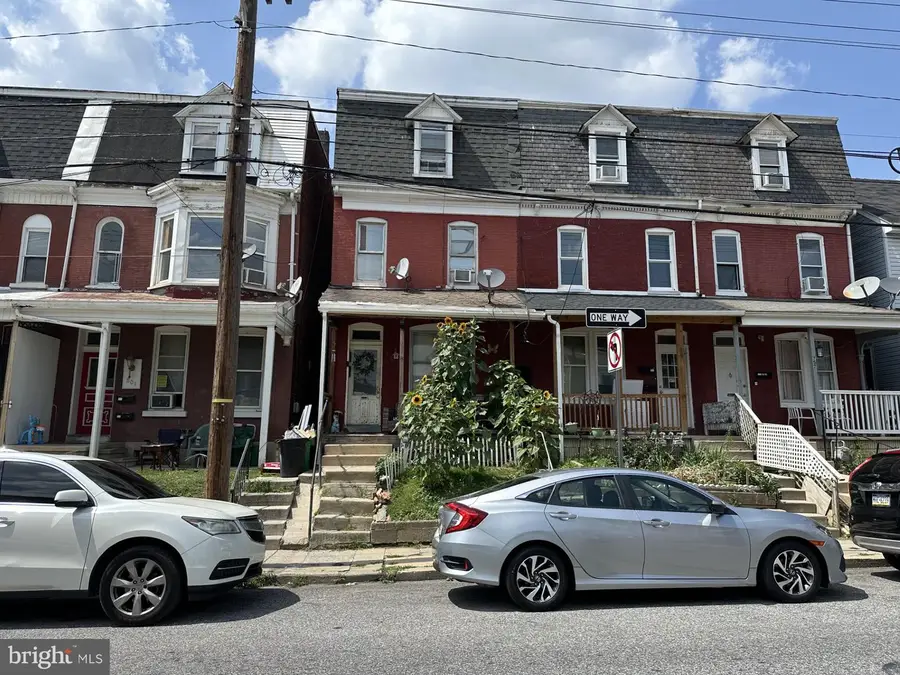 761 W King St, York, PA 17403 - #2