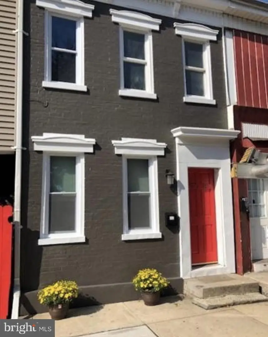 518 S Queen St, York, PA 17403 - #1